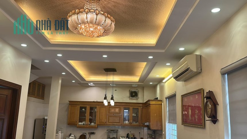 Bán nhà 108m2 phố Nghi Tàm, Tây Hồ Thang máy Nhập Đẳng cấp Đại gia 2 Ô tô đua 10m 19.7 Tỷ