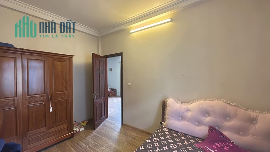 Bán biệt thự 106m2 phố Nghi Tàm, Tây Hồ Thang máy Nội thất Nhập Ô tô phi 10m 19.7 Tỷ