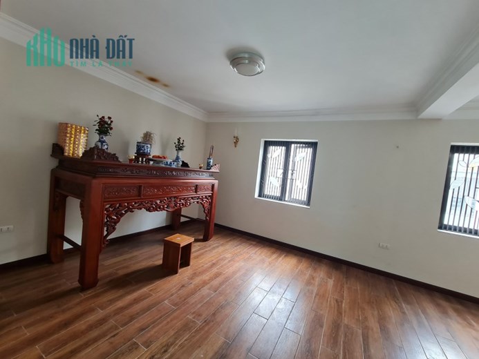 Bán nhà 107m2 phố Nghi Tàm, Tây Hồ Thang máy XỊN Nội thất Đẳng cấp 10m Ô tô 19.7 Tỷ