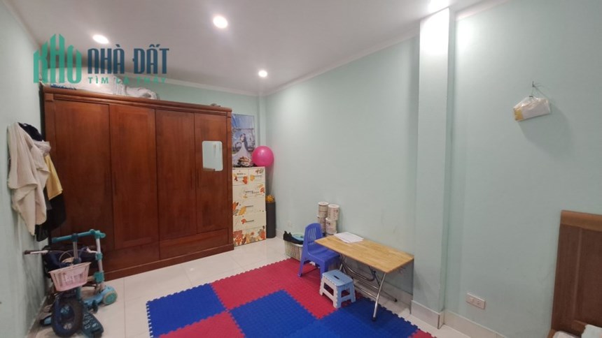 Bán căn nhà 56m2 phố Nghi Tàm, Tây Hồ Ô tô thông Kinh doanh 10.7 Tỷ
