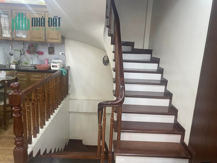 Bán căn nhà 59m2 phố Nghi Tàm, Tây Hồ Gara Ô tô thông Kinh doanh đa dạng 10.6 Tỷ