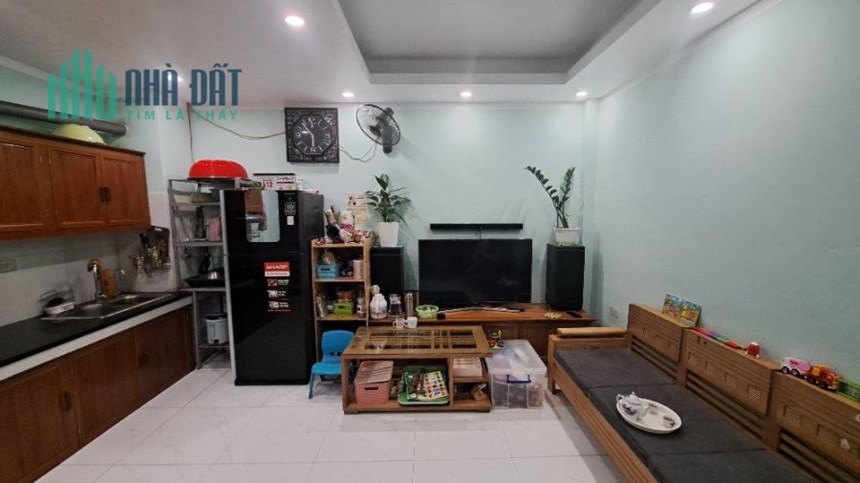 Bán căn nhà 56m2 phố Nghi Tàm, Tây Hồ Ô tô thông Kinh doanh đỉnh 10.8 Tỷ