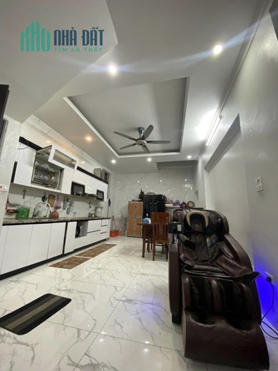 Bán ngôi nhà 56m2 phố Nghi Tàm, Tây Hồ Ô tô thông Kinh doanh đỉnh 10.8 Tỷ