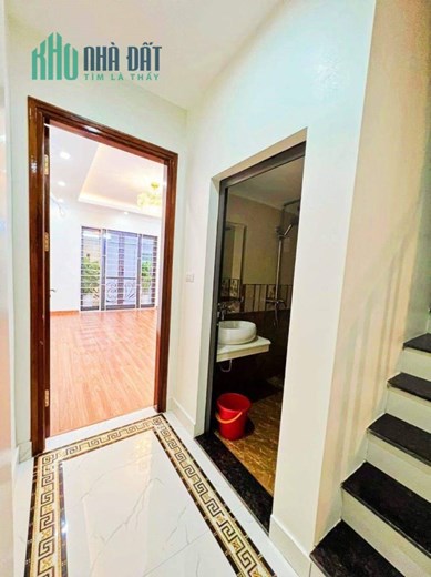 cần bán gấp nhà đất mặt phố trung tâm quận Đống Đa kinh doanh cực đỉnh ô tô đỗ cửa