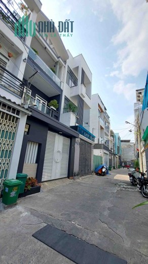 Ngộp Thở OXy  Bán Gấp Nhà Gần Đặng Văn Bi, Thủ Đức 60m2,  Hẻm 5m,  4T, 5PN Chỉ 6.x Tỷ, Tặng Nội
