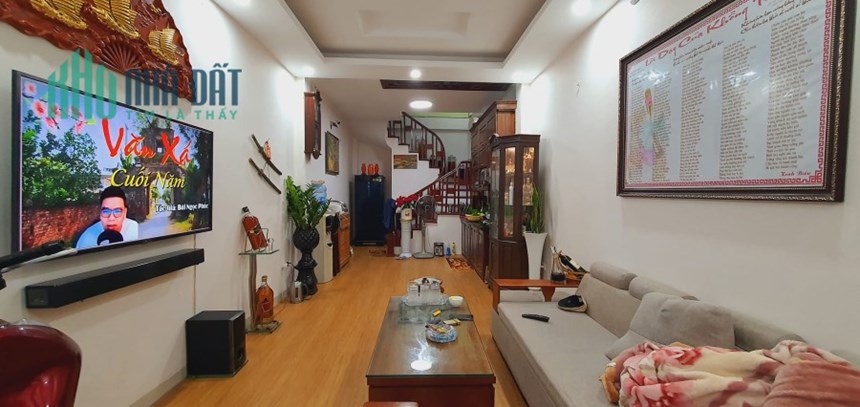 BÁN GÂP NHÀ ĐẸP CẦU GIẤY, DÂN XÂY 3 THOÁNG, GẦN CÔNG VIÊN, 45M2 NHỈNH 4 TỶ
