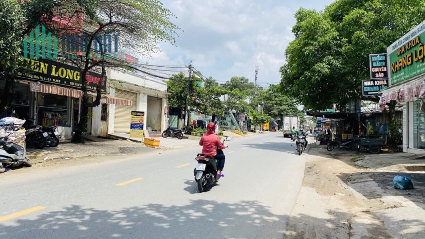 Bán nhà  mặt tiền chợ  nhỏ tăng nhơn phú A 100m2 dòng tiền 40tr