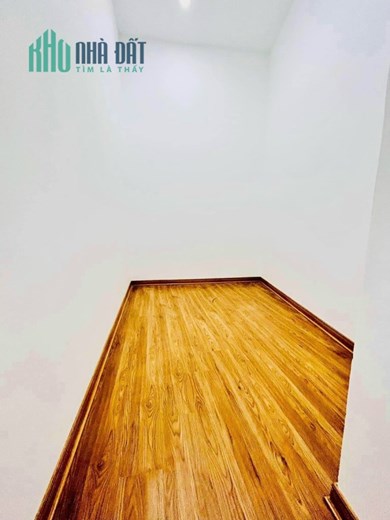 Bán nhà đất 2 tầng 2 ngủ phố Đại La giá 1ty68 sổ đỏ chính chủ