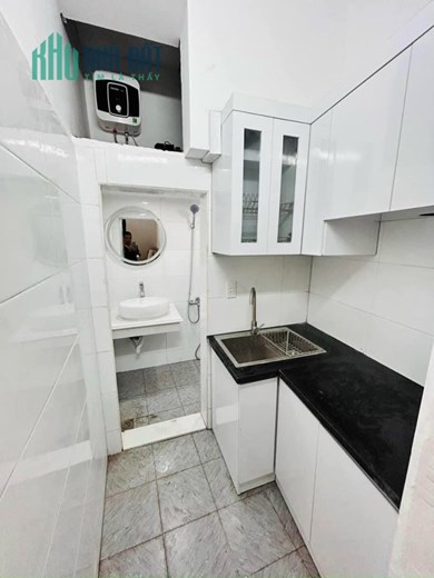 Bán nhà đất 2 tầng 2 ngủ phố Đại La giá 1ty68 sổ đỏ chính chủ