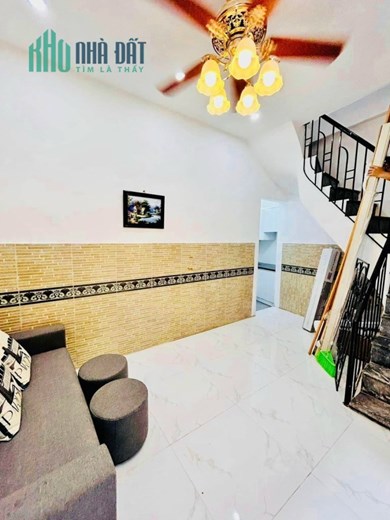 Bán nhà đất 2 tầng 2 ngủ phố Đại La giá 1ty68 sổ đỏ chính chủ