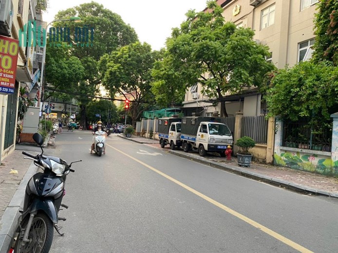 LÊ LỢI HÀ ĐÔNG - B Á N ĐẤT TẶNG NHÀ 3 TẦNG - 20m RA PHỐ - 62m Mt4m GIÁ CHỈ HƠN 5tỷ
