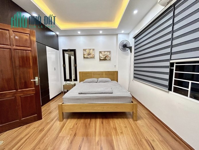 Bán nhà Phố TÔ VĨNH DIỆN, NHÀ MỚI 6 TẦNG, GARA, TRƯỚC NHÀ Ô TÔ TRÁNH