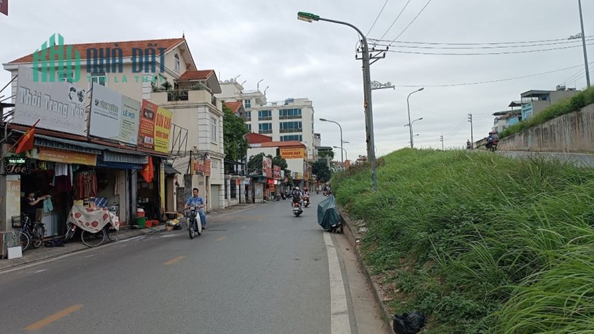 BÁN ĐẤT 1 MẶT PHỐ + 1 MẶT NGÕ NGỌC THUỴ – LONG BIÊN – 105m2 – MT 8m – KINH DOANH SIÊU KHỦNG