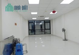 Cần cho thuê văn phòng T3,T4,T5 Hoàng Văn Thái. DT: 93m2x15 triệu/tháng. LH0964240141