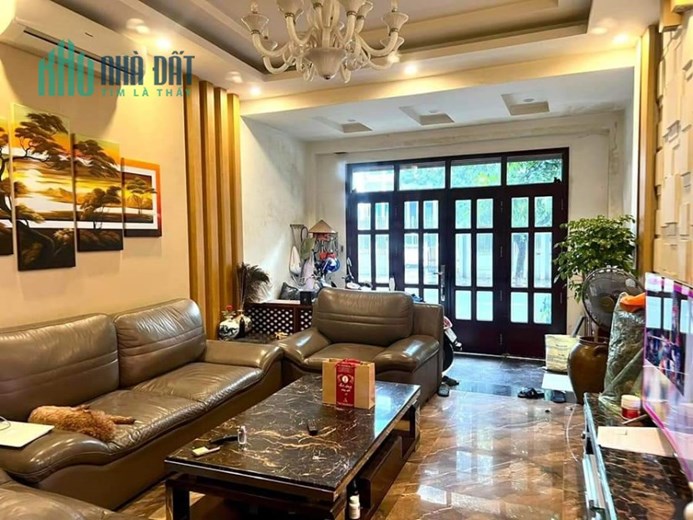 BÁN NHÀ HOÀNG CẦU-PHÂN LÔ VIP-GARA Ô TÔ NỘI THẤT ĐẲNG CẤP-6T THANG MÁY 63m NHỈNH 2X TỶ