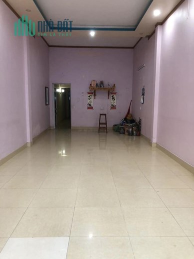 Chính Chủ cần bán nhanh căn nhà Nằm Trên Trục Đường Chính ngay ngã 3 công ty 390 Nhạc Sơn  - Cốc