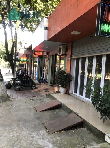 Chính Chủ cần bán nhanh căn nhà Nằm Trên Trục Đường Chính ngay ngã 3 công ty 390 Nhạc Sơn  - Cốc