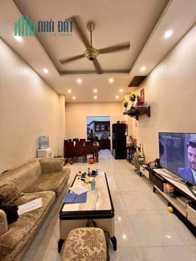 Bán nhà ngõ chợ Khâm Thiên(Đống Đa) 30m2 x4Tầng, 2 thoáng,Ở ngay, giá 2.5 tỷ 0969693855