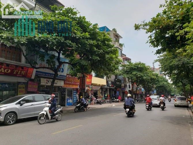 Cho thuê nhà Mặt phố Ngọc Lâm, vỉa hè, kinh doanh, 35 m2.