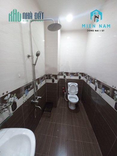 Cho Thuê căn nhà 1 trệt 3 lầu 5 PN tại Văn Hoa Villa ĐƯỜNG XE TẢI tại phường Thống Nhất tt.tp Biên
