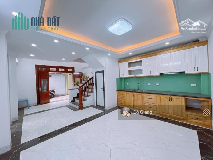 Bán gấp mảnh đất Đường Láng giá 16.8 tỷ. 220m2, MT 15m, đầu tư XD