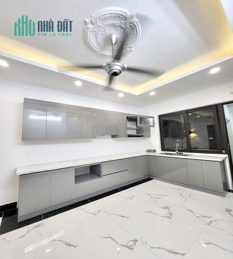 Bán Nhà Tân Mai, đường 7m, thang máy, gara ô tô, 50m x 5 tầng, 8.1 tỷ