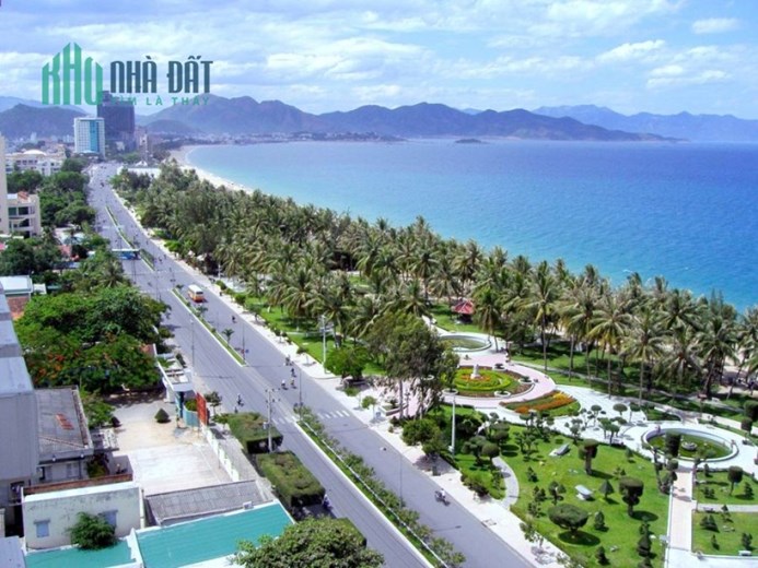 KINH DOANH ĐỈNH: khách sạn Vân Phong, sát biển, gần khu chuyên gia, 6 tầng, 100% công suất