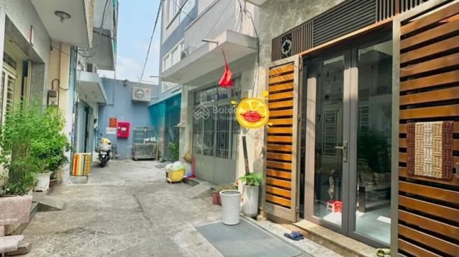 "XE HƠI 4 CHỖ NGỦ TRONG NHÀ - NHÀ ĐẸP 3 TẦNG DIỆN TÍCH 100m2 -  2 MẶT TIỀN TRƯỚC SAU"