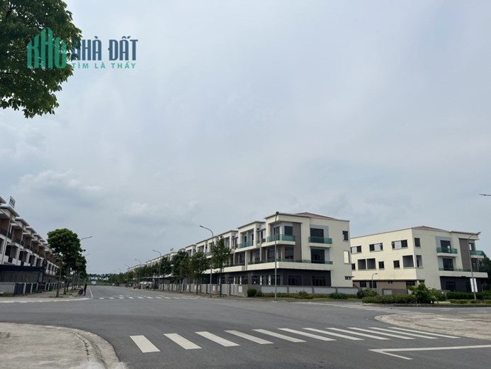 Chủ nhà kẹt tiền cần bán nhanh căn Shophouse áp góc 2 mặt tiền đường 26m Centa Vsip 6.x tỷ