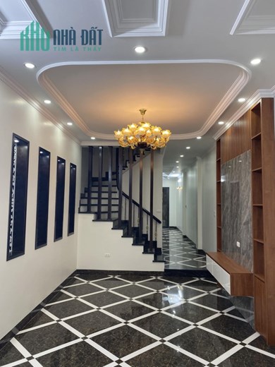 SIÊU PHẨM TÂN MAI - NHÀ ĐẸP THANG MÁY Ở LUÔN- CÁCH PHỐ 50M - OTO 7 CHỖ ĐỖ CỬA - NGÕ THÔNG - VỪA Ở