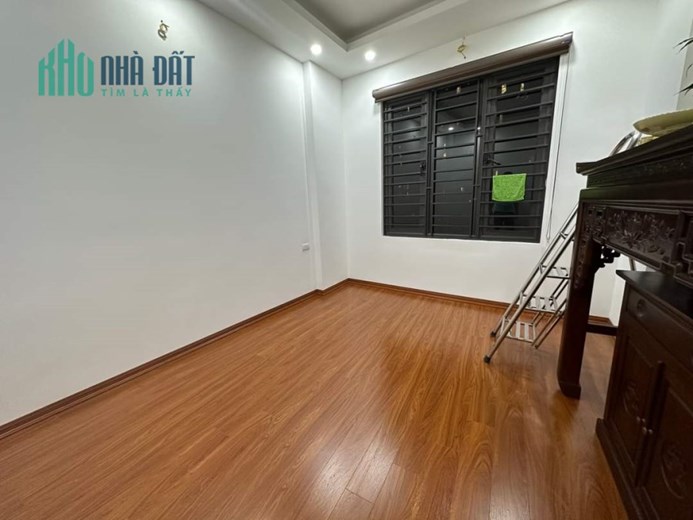 Bán nhà ngõ 12 Lương Khánh Thiện, Tân Mai 41m 5 tầng. Chỉ 3 tỷ 880 triệu.