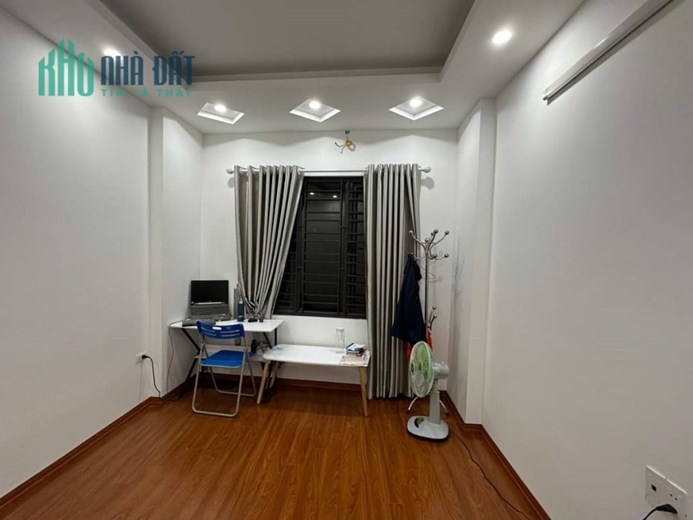 Bán nhà ngõ 12 Lương Khánh Thiện, Tân Mai 41m 5 tầng. Chỉ 3 tỷ 880 triệu.