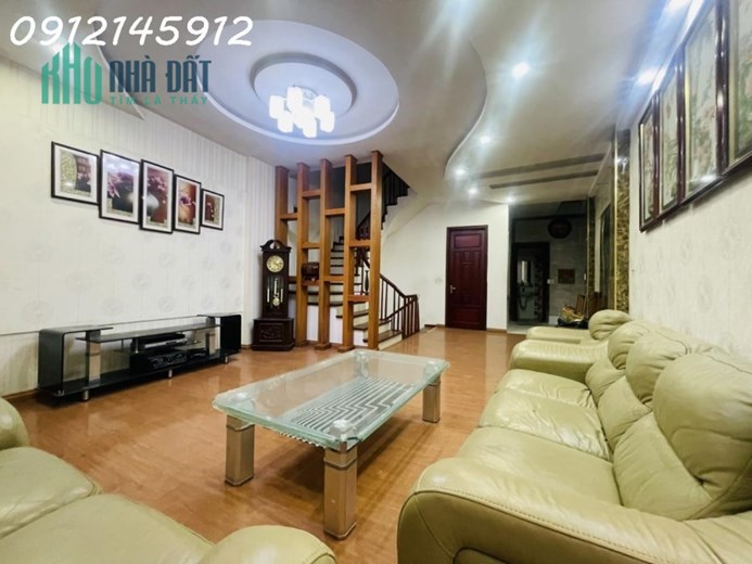 Phân lô CẦU GIẤY, Gara 2 ô tô, 60m2, MT6m, nhỉnh 10 tỷ, nhà đẹp tặng nội thất ở ngay.