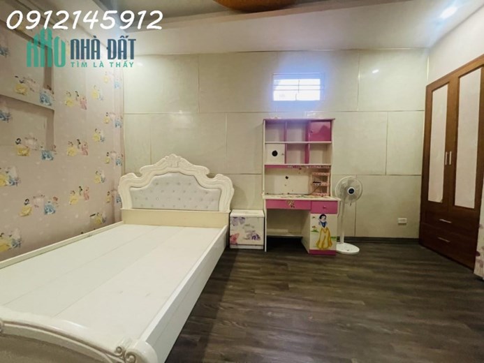 Phân lô CẦU GIẤY, Gara 2 ô tô, 60m2, MT6m, nhỉnh 10 tỷ, nhà đẹp tặng nội thất ở ngay.