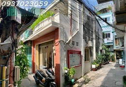 Cần bán nhà phố đường Nguyễn Cư Trinh, Quận 1, Căn góc 3 mặt tiền đường, DT 4x11, Sổ hồng, Giá 12