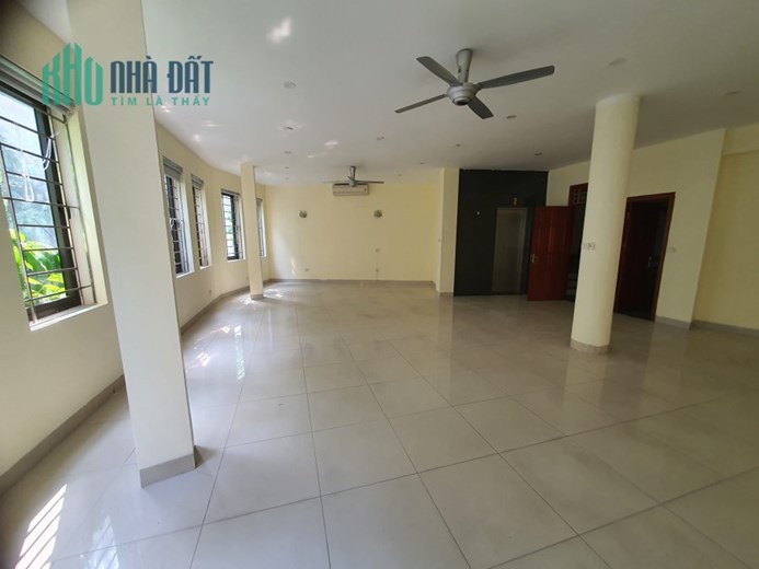 CHO THUÊ - NHÀ PHỐ TRUNG KÍNH - 90M2 X 3 SÀN - THÔNG SÀN - THANG MÁY - Ô TÔ 2 CHIẾC CHẠY SONG