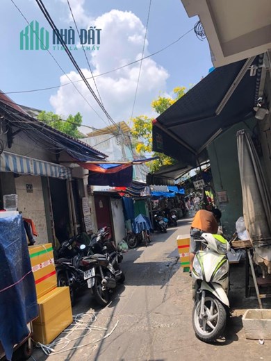 cho thuê nhà nguyên căn 1 trệt - 1 lầu ngay chợ Q11