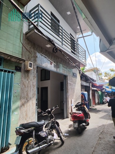 cho thuê nhà nguyên căn 1 trệt - 1 lầu ngay chợ Q11