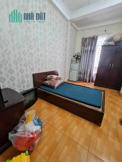 Cho thuê nhà nguyên căn, hộ gia đình, KDO, 50m2, 4T, 4N, đủ công năng, Lạc Long Quân.