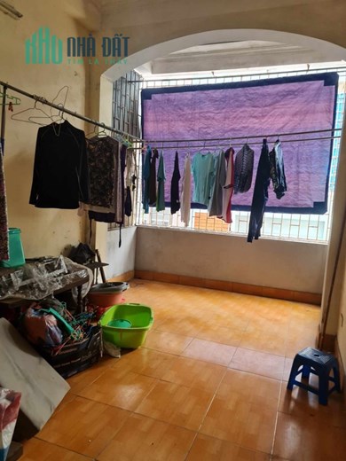 Cho thuê nhà nguyên căn, hộ gia đình, KDO, 50m2, 4T, 4N, đủ công năng, Lạc Long Quân.