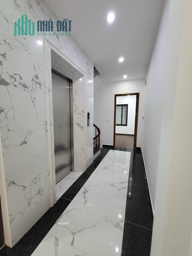 NHÀ MỚI - MẶT ĐƯỜNG RỘNG - ÔTÔ VÀO NHÀ - VỈA HÈ CỰC RỘNG -  THANG MÁY - KINH DOANH SIÊU ĐỈNH -
