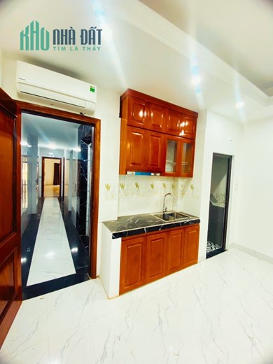 BÁN NHÀ LÔ GÓC - 17 CĂN HỘ CHO THUÊ - 8 TẦNG THANG MÁY - MỚI KOONG - SỔ VIÊN GẠCH