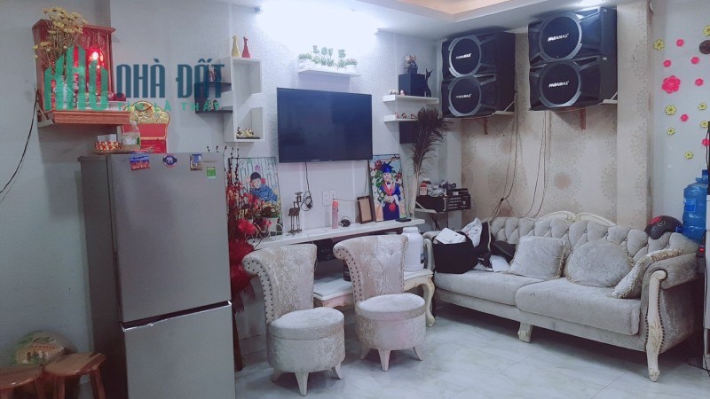 Chỉ 3,5 tỷ, nhà đẹp giá tốt TT Quận 10, 43m2 ngang 4.7m, tặng nội thất