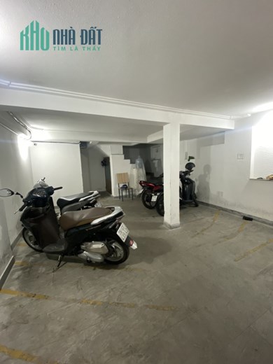 Bán tòa nhà CHDV gần sân bay, 7 tầng BTCT. Doanh thu 720tr/năm