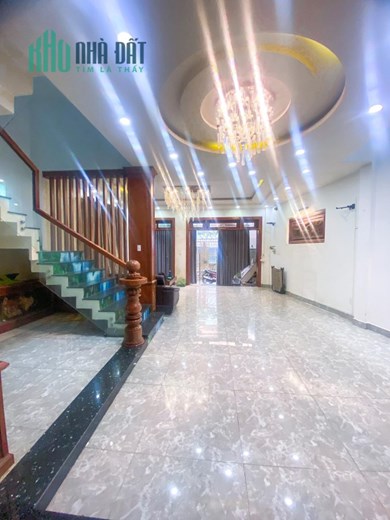 Giải quyết công việc cần bán gấp nhà lô góc Bà Hom Quận 6 150m2