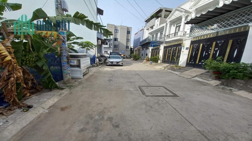Bán đất APĐ 25 PHƯỜNG An phú đông QUẬN 12, 2 MẶT TIỀN - hẻm,chỉ 23tr, giá giảm còn 4.7 tỷ