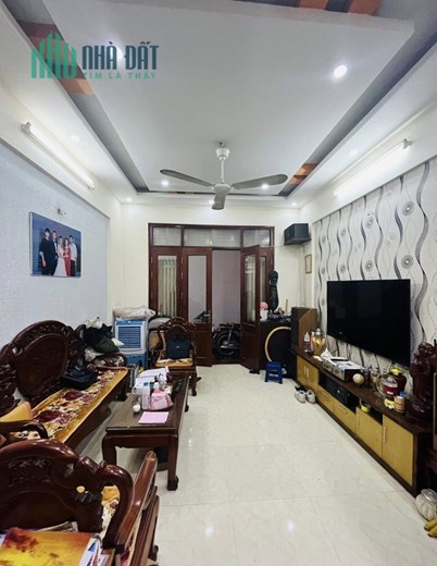 NHÀ ĐẸP VIEW HỒ, PHỐ TRUNG KÍNH -  NGÕ THÔNG THOÁNG RỘNG RÃI, AN SINH ĐỈNH - 6T x 38m2, NHỈNH 5 TỶ