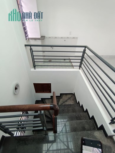 Nhà Bán gấp Lê Văn Quới Bình Tân 39m2 5 tầng BTCT HXH 8m giá rẻ chỉ 4.95 tỷ