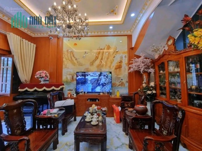 Biệt Thự Đẳng Cấp Quận Cầu Giấy. Diện Tích 150m2 x 4T, MT 10m. Lô Góc 2 Mặt Thoáng Vĩnh Viễn. Thang