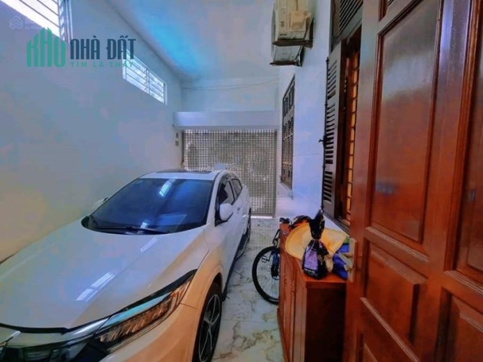 Biệt Thự Đẳng Cấp Quận Cầu Giấy. Diện Tích 150m2 x 4T, MT 10m. Lô Góc 2 Mặt Thoáng Vĩnh Viễn. Thang